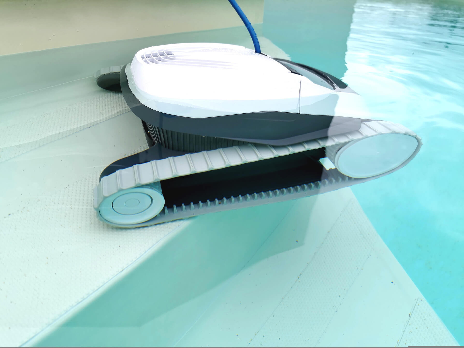 best robotic pool cleaner