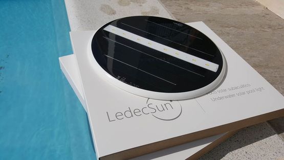 LedecSun solar pool light